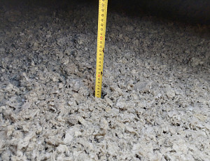 Zateplení dvouplášťové střechy pomocí foukané izolace